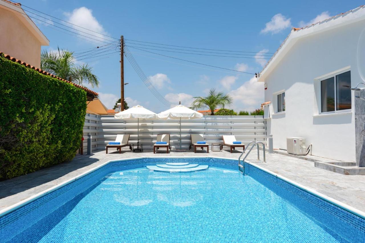 קורל ביי Bungalow Mikaella By Ezoria Villas מראה חיצוני תמונה