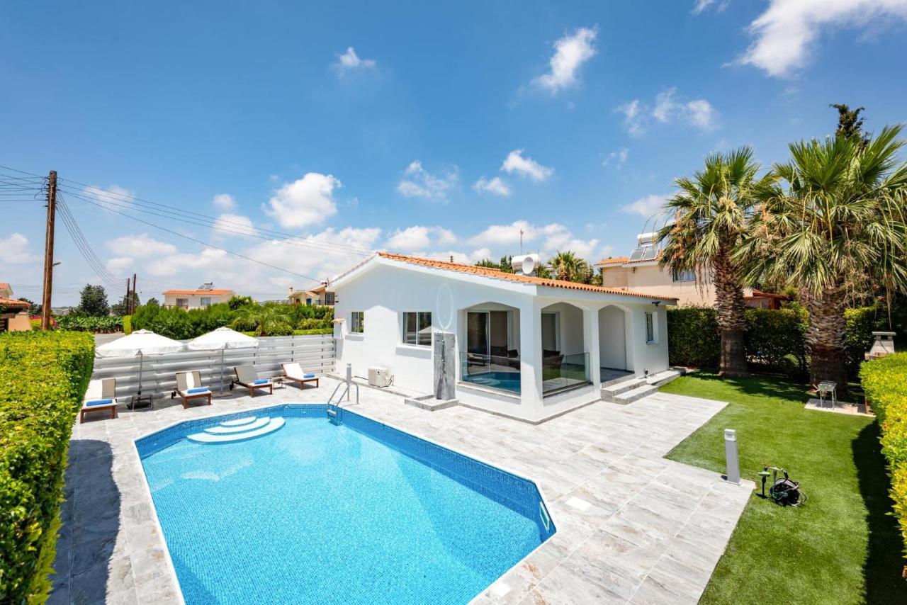 קורל ביי Bungalow Mikaella By Ezoria Villas מראה חיצוני תמונה