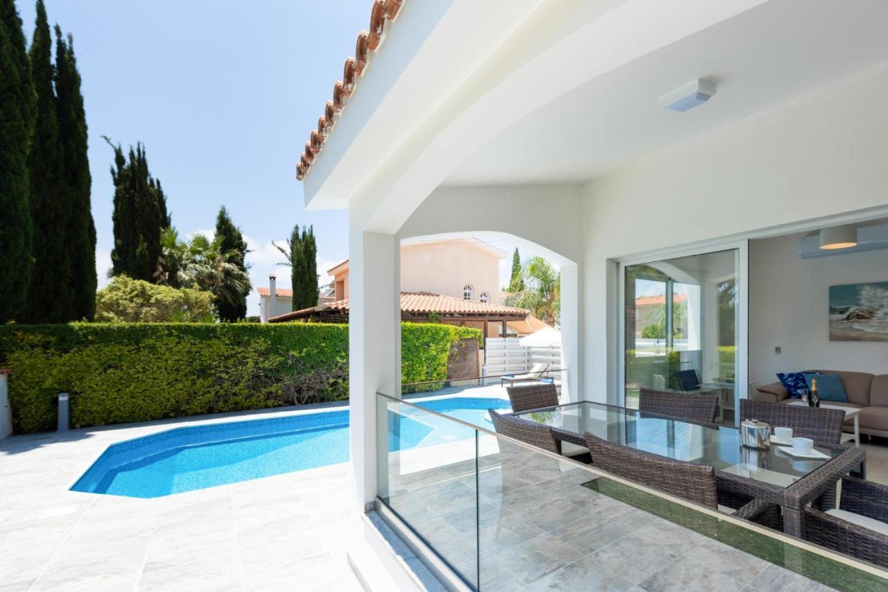 קורל ביי Bungalow Mikaella By Ezoria Villas מראה חיצוני תמונה