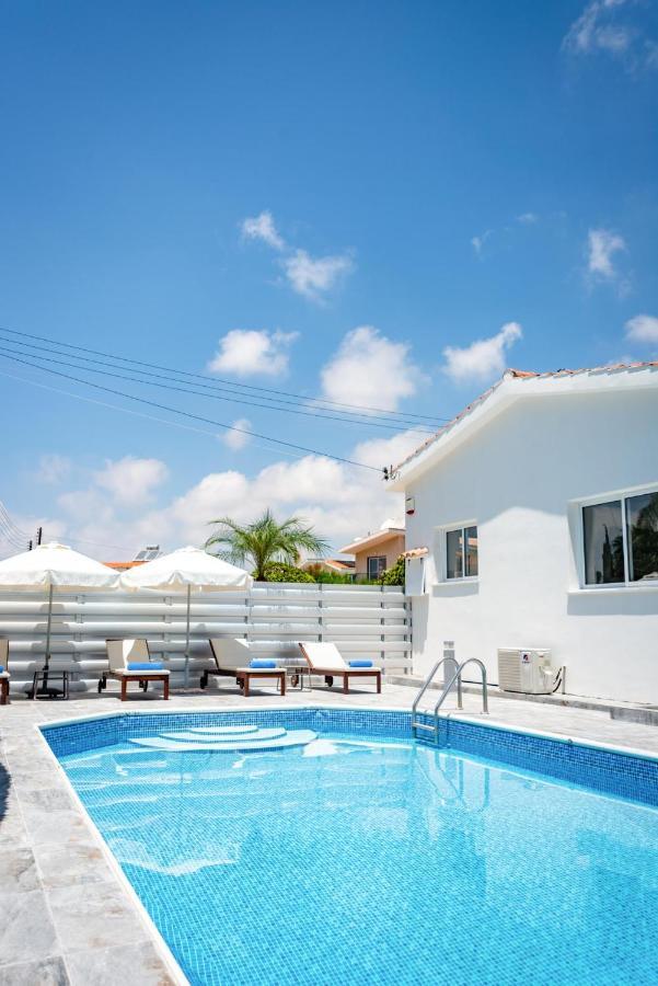 קורל ביי Bungalow Mikaella By Ezoria Villas מראה חיצוני תמונה