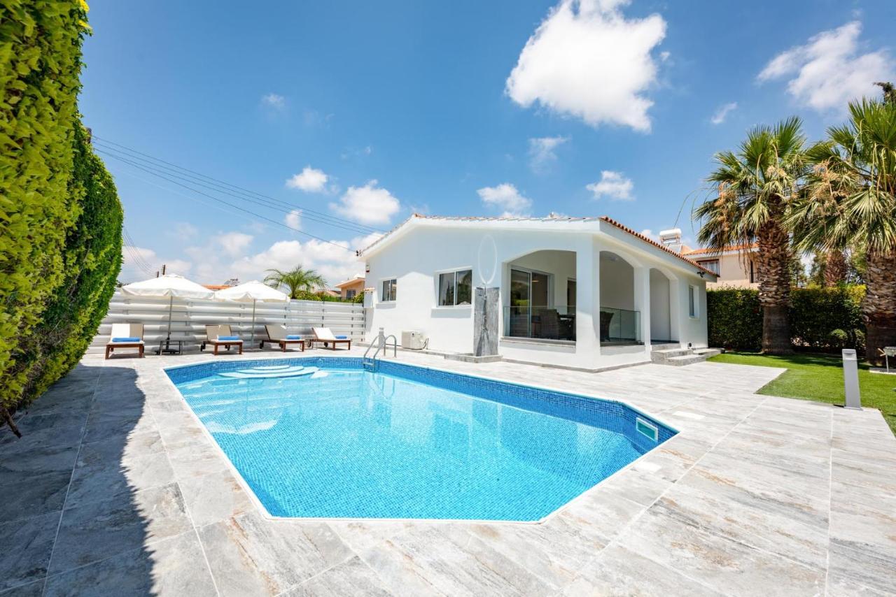 קורל ביי Bungalow Mikaella By Ezoria Villas מראה חיצוני תמונה