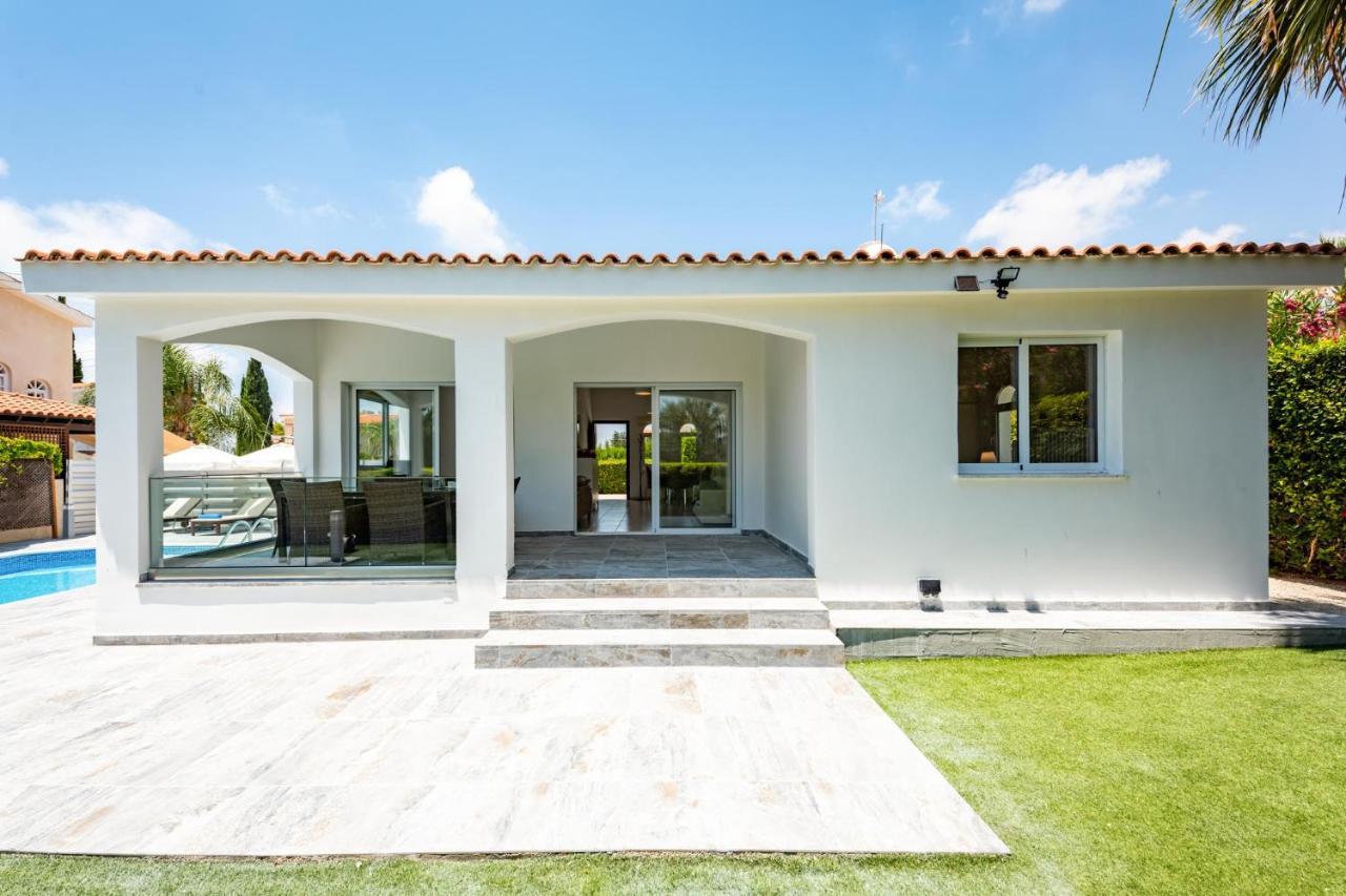 קורל ביי Bungalow Mikaella By Ezoria Villas מראה חיצוני תמונה